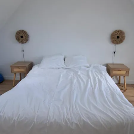 Renovated House 3 Bedrooms, Sleeps 9 Holiday home